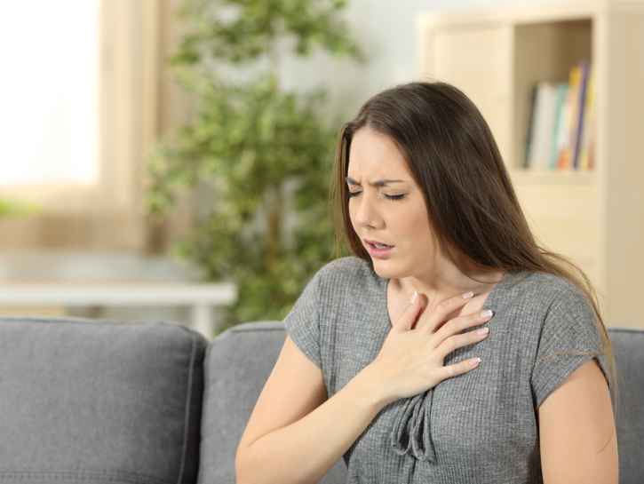 Anafylaktisen reaktion oireet ovat voimakkaita, mutta voivat tulla viiveellä 