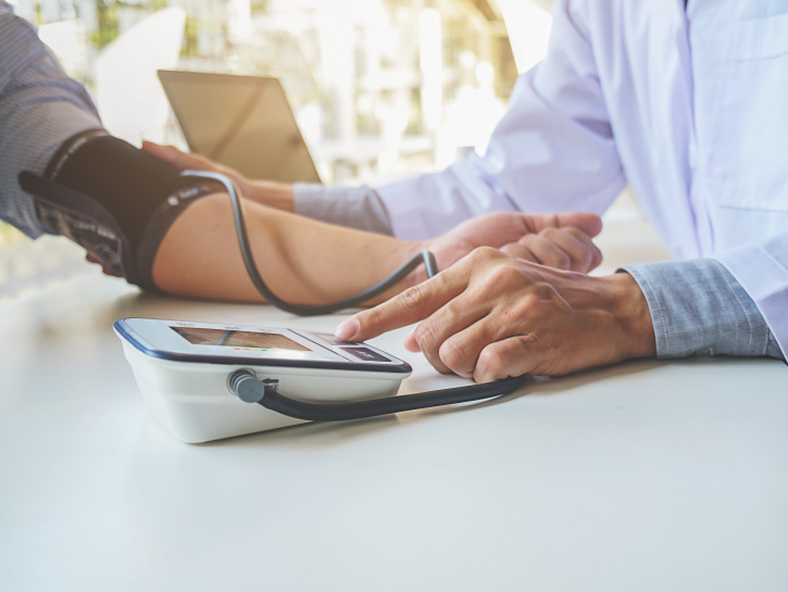 Korkea verenpaine lyhentää elinajanodotetta – moni sairastaa tietämättään